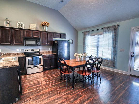 4th image of 804 Laramie Ct