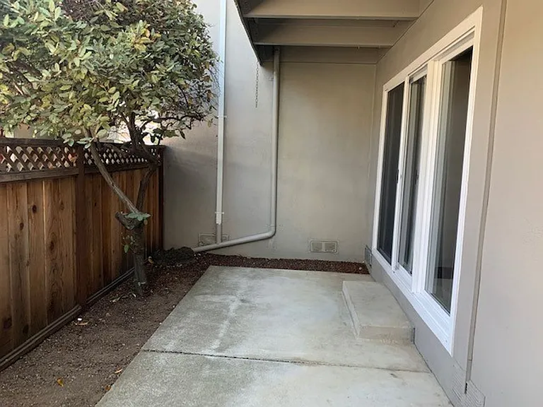 Carlmont — Photo 9
