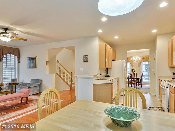4th image of 23124 Yellowwood Dr