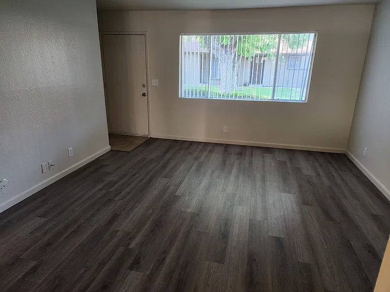 3080 Peach Ave — Photo 14