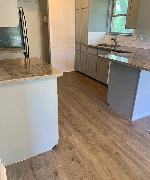 517 Dublin Ave — Photo 2