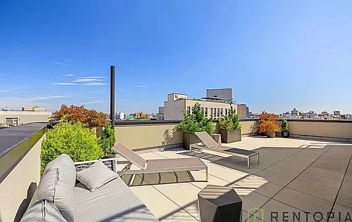 494 Manhattan Ave #401E Photo 1
