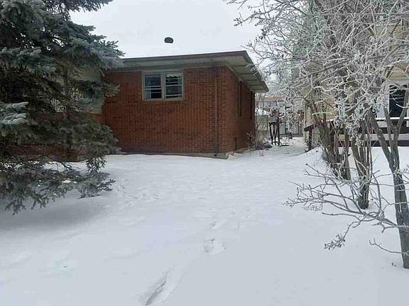 4th image of 2219 6th Ave E