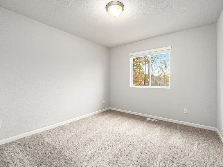 1610 Autumn Ridge Ln — Photo 15