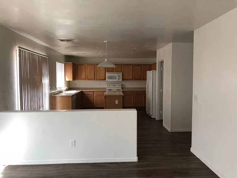 45579 W Dutchman Dr — Photo 5