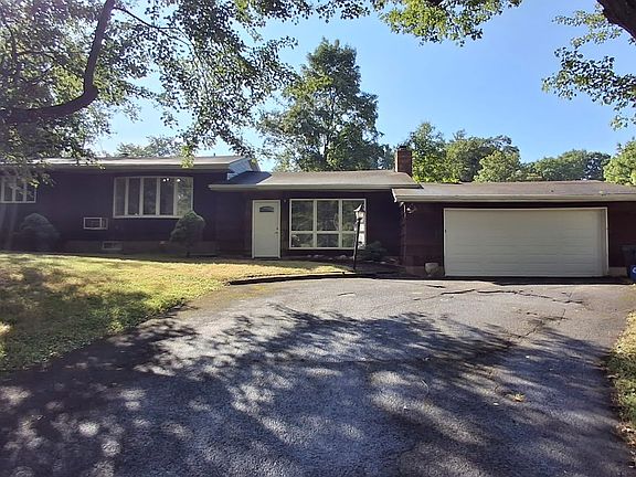 2nd image of 411 Harriman Heights Rd