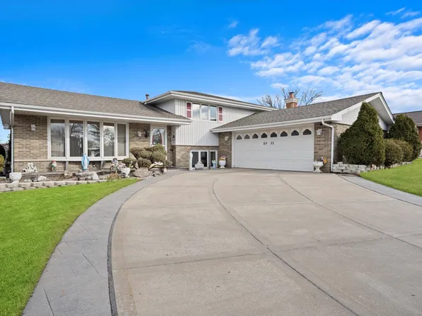 8935 S 81st Ave, Hickory Hills, IL 60457
