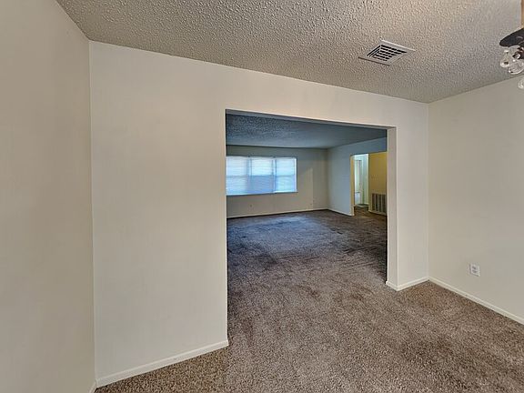 5th image of 4721 Diaz Ave