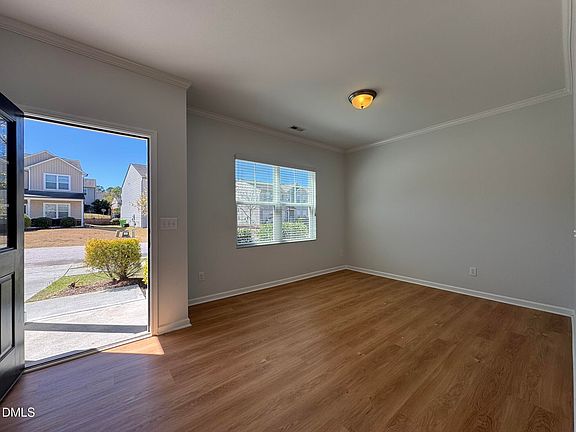 2nd image of 8017 Matinvesi St