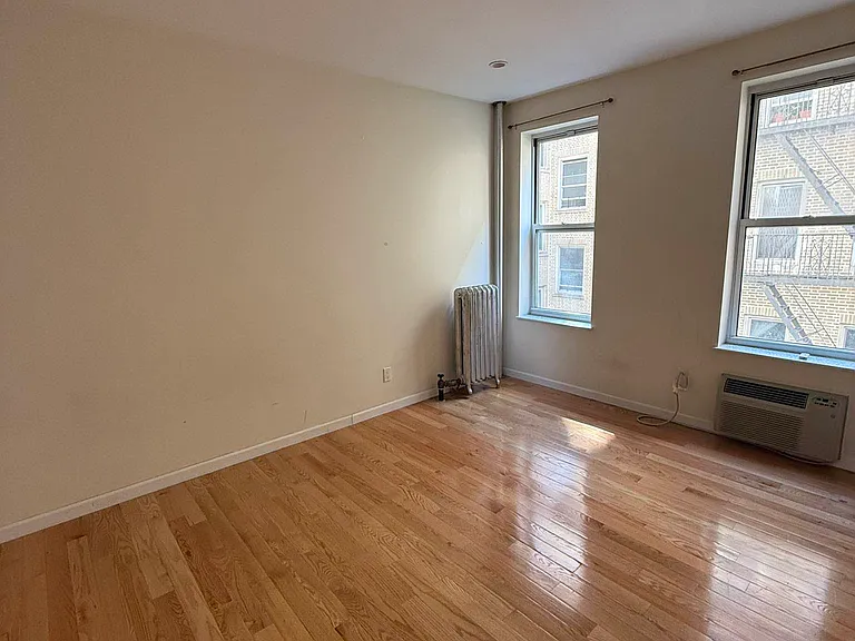 247 Wadsworth Ave #3B — Photo 1