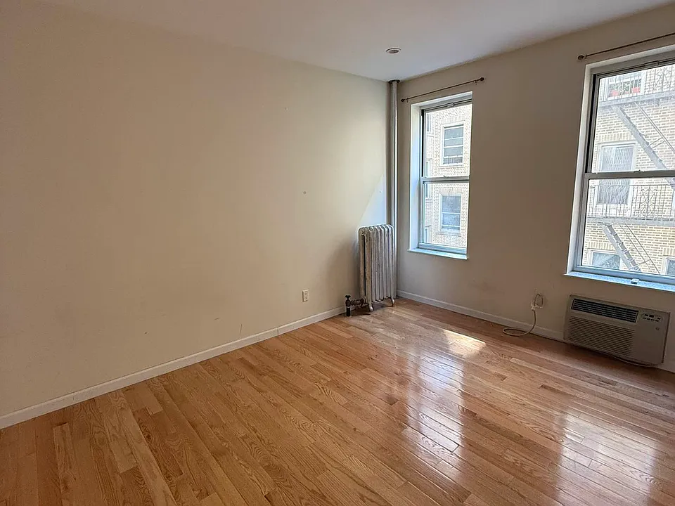 247 Wadsworth Ave #3B