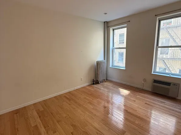 247 Wadsworth Avenue image 1 of 14