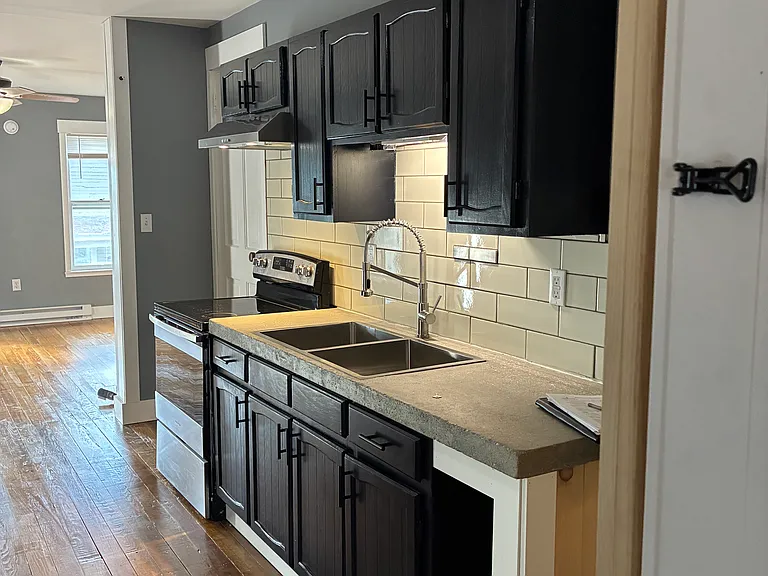521 Walnut St #B — Photo 2