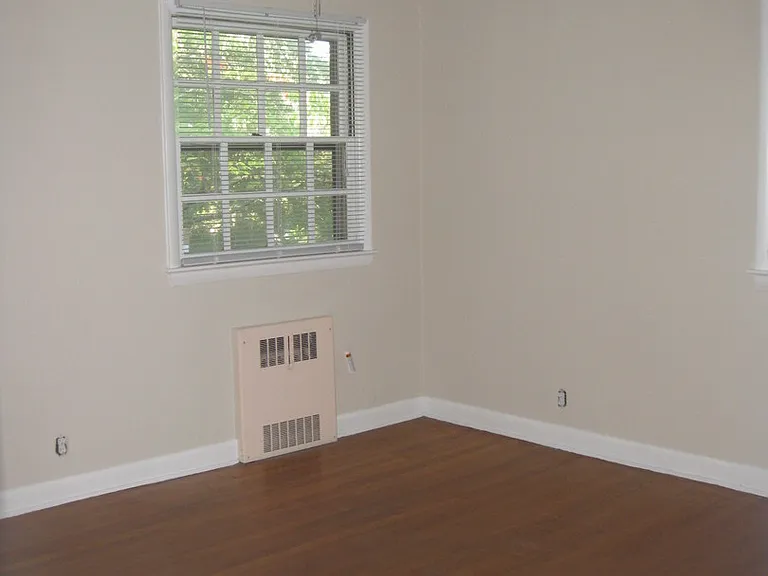 1438 Meads Rd — Photo 7