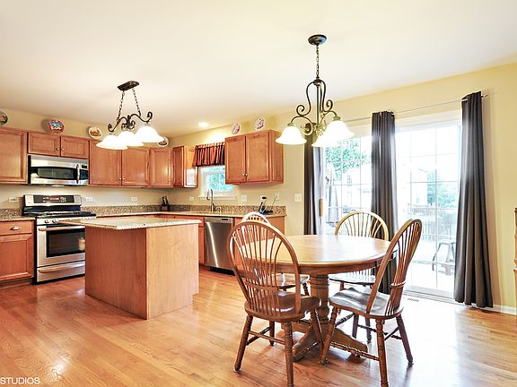 Spacious Eating Area