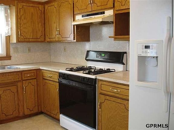 3rd image of 5325 N 35th St
