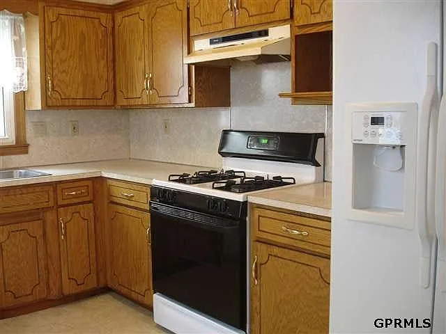 5325 N 35th St — Photo 3