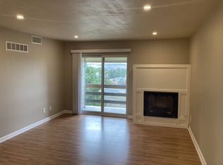 579 Wright St APT 302, Lakewood, CO 80228