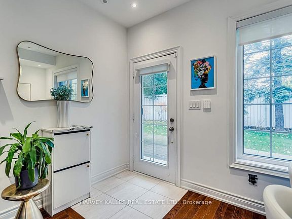 4th image of 70 Hargrave Ln #7