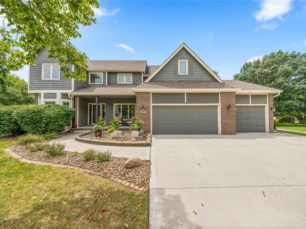 1844 NW 151st Ct, Clive, IA 50325