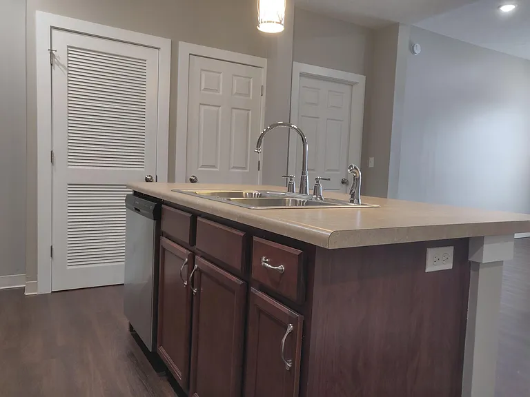 608 Columbia St — Photo 18
