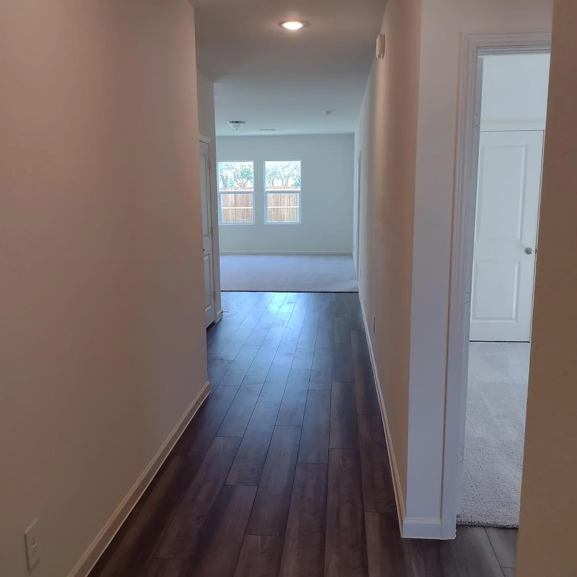 3 bed, 1589 sqft, $2,245 — Photo 4