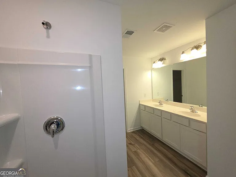 2048 Boxwood Cir — Photo 14
