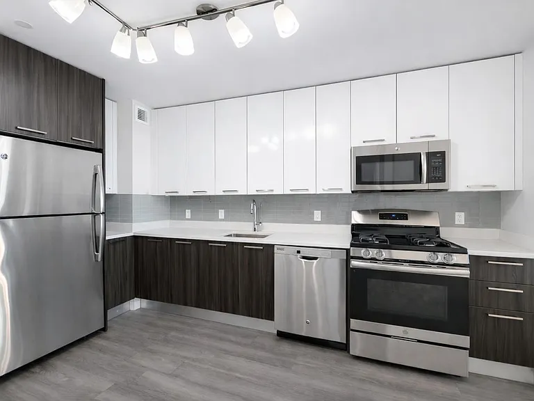 1524 Sheepshead Bay Rd #17B — Photo 9