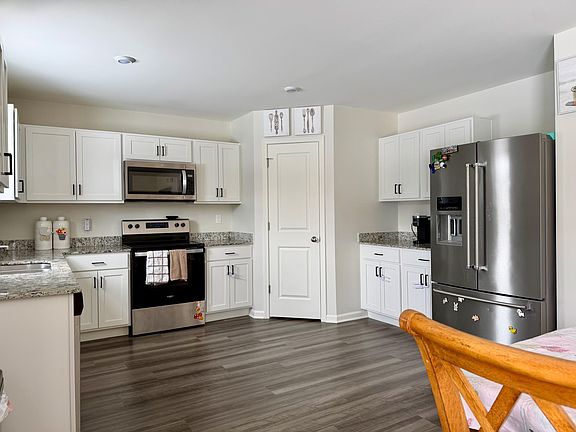 5th image of 1829 S Creekside Ct