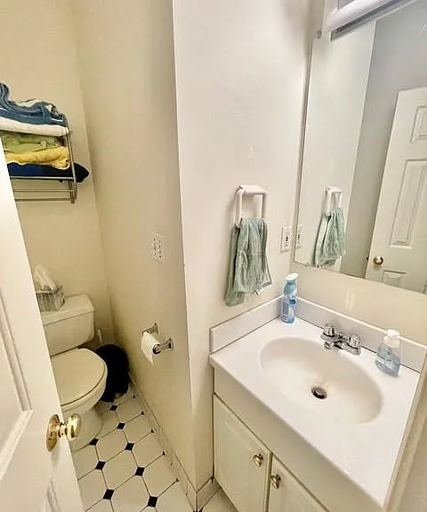17 Thacher St #3 — Photo 8