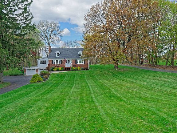 5th image of 146 Bloomingrove Dr