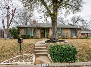 2904 Canyon Dr, Grapevine, TX 76051