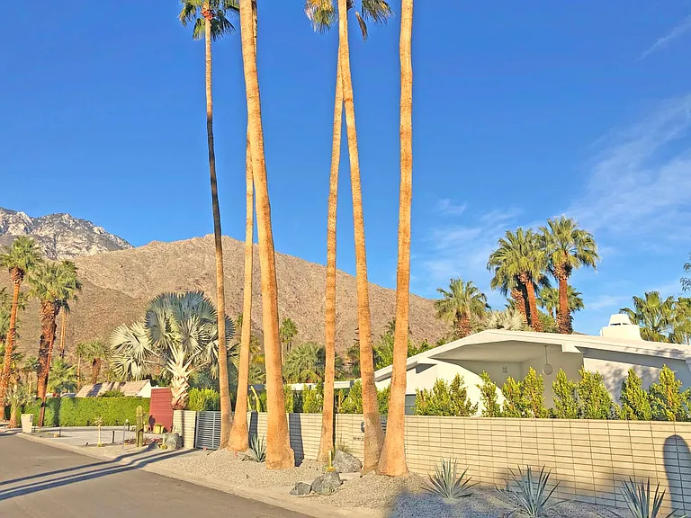 1160 E Marion Way — Photo 37