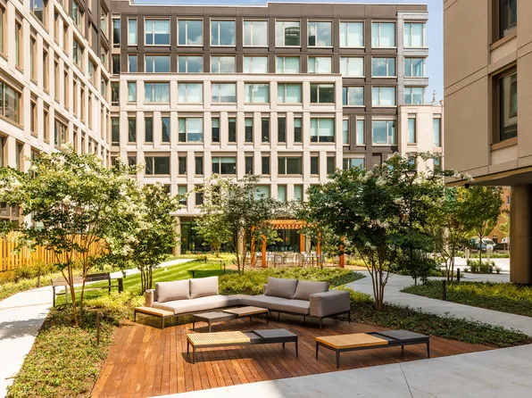 65 Dupont Street image 30 of 35