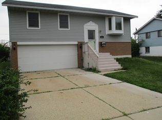903 Sunnydale Blvd, Streamwood, IL 60107