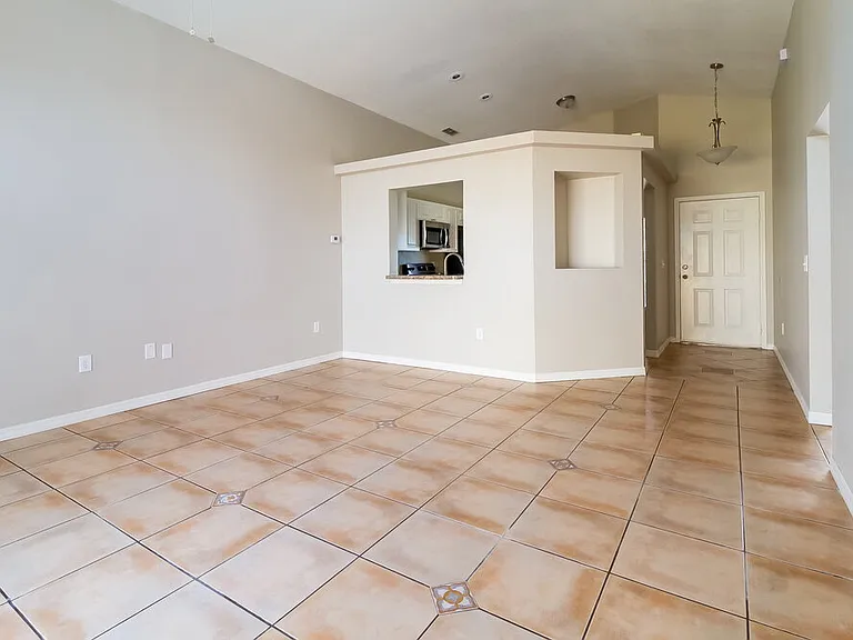 312 Riunite Cir — Photo 4