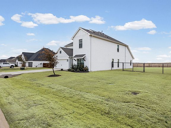 3rd image of 9437 Wildcat Rdg