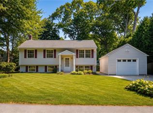 7 Cedar Knoll Dr, Ashaway, RI 02804