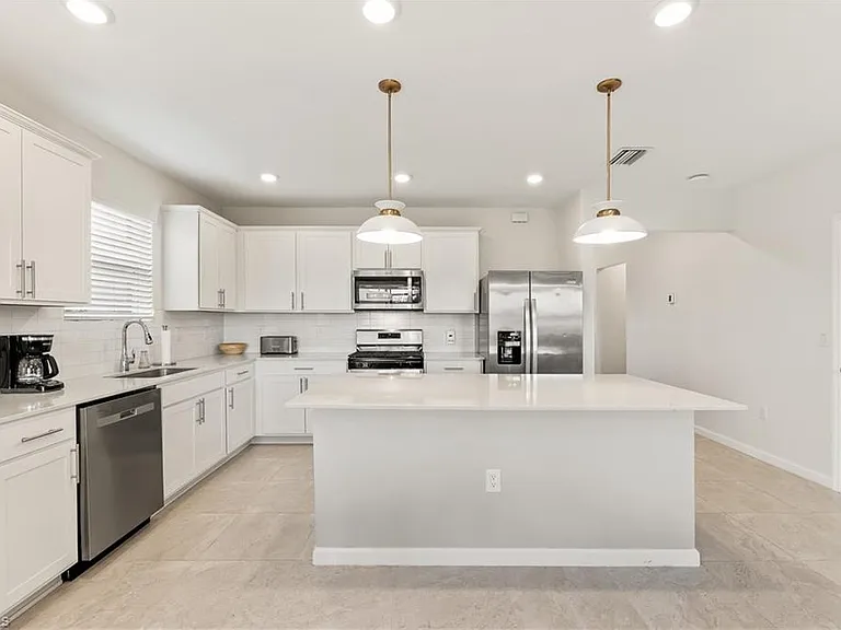 42425 Cascade Dr — Photo 5