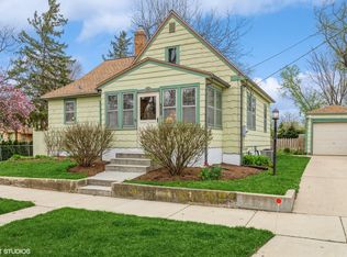 512 Holly St, Elgin, IL 60123