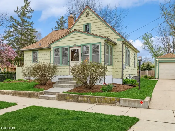 512 Holly St, Elgin, IL 60123