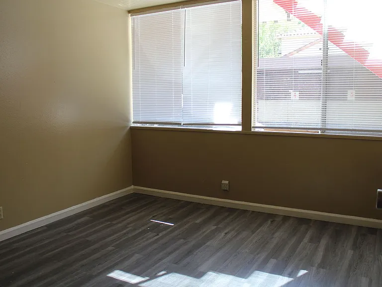 248 W Knoles Way — Photo 30
