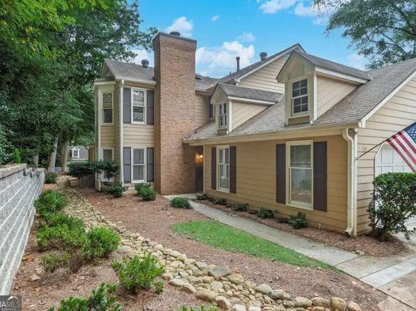 110 Great Oaks Ln, Roswell, GA 30075