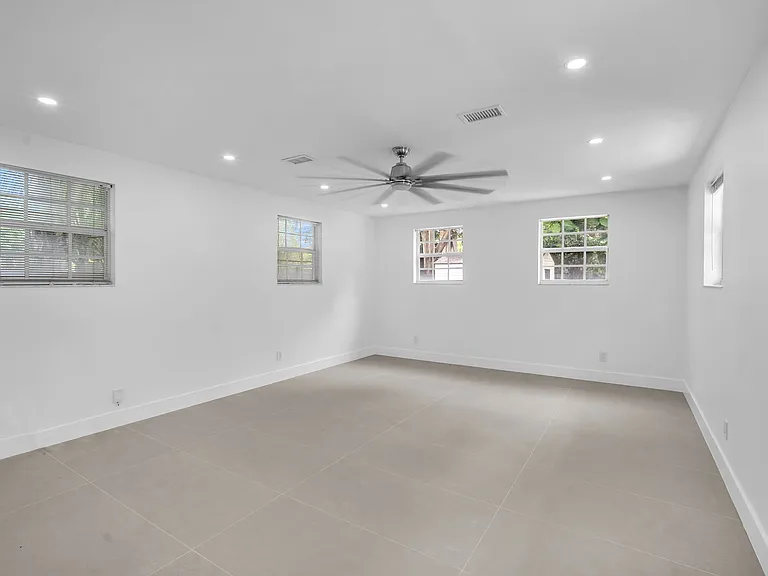 5148 SW 28th Ter — Photo 29