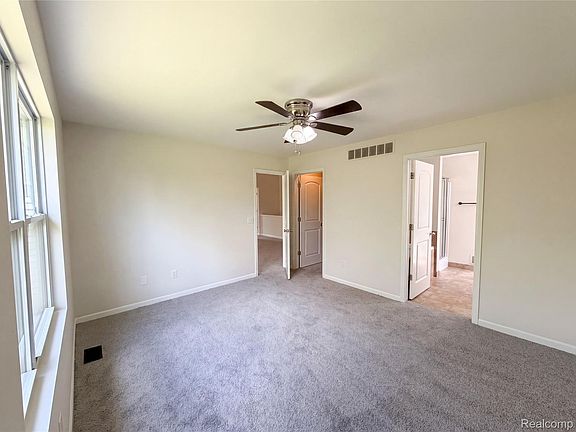 4th image of 5988 Treetops Dr