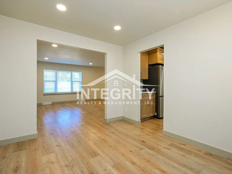 6475 W Kingsley Ave — Photo 9