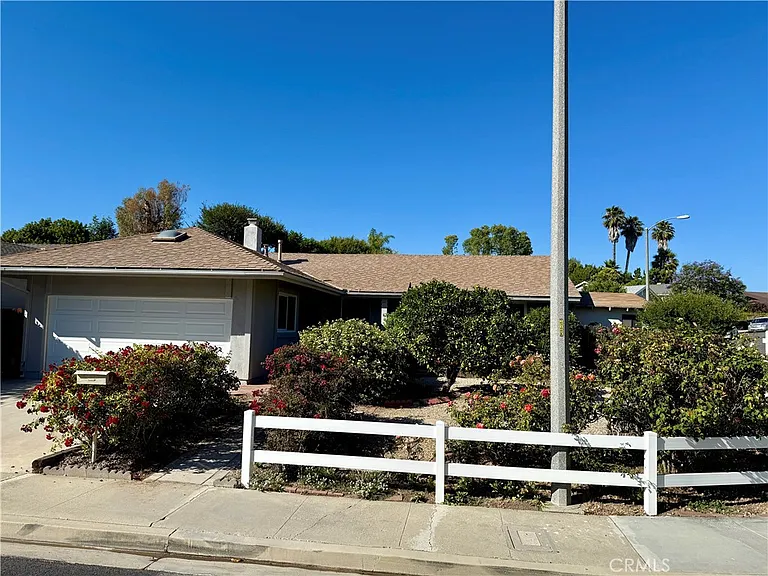 635 Flaming Star Ave — Photo 1