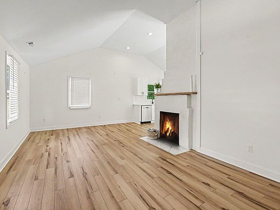 5th image of 111 Dunstan Ave