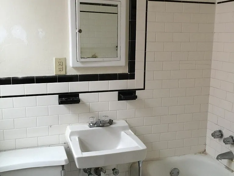 4211 Pine St #2F — Photo 11