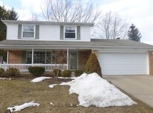 471 Marlpool Dr, Saline, MI 48176
